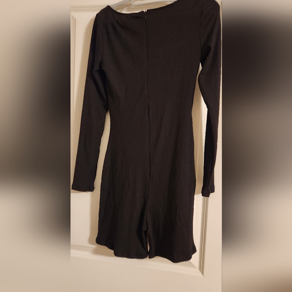 Princess Polly Sara Romper, Black. Size 6. NWT.
